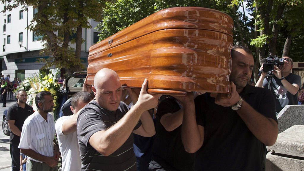 Cuenca se vuelca para despedir a Laura y Marina