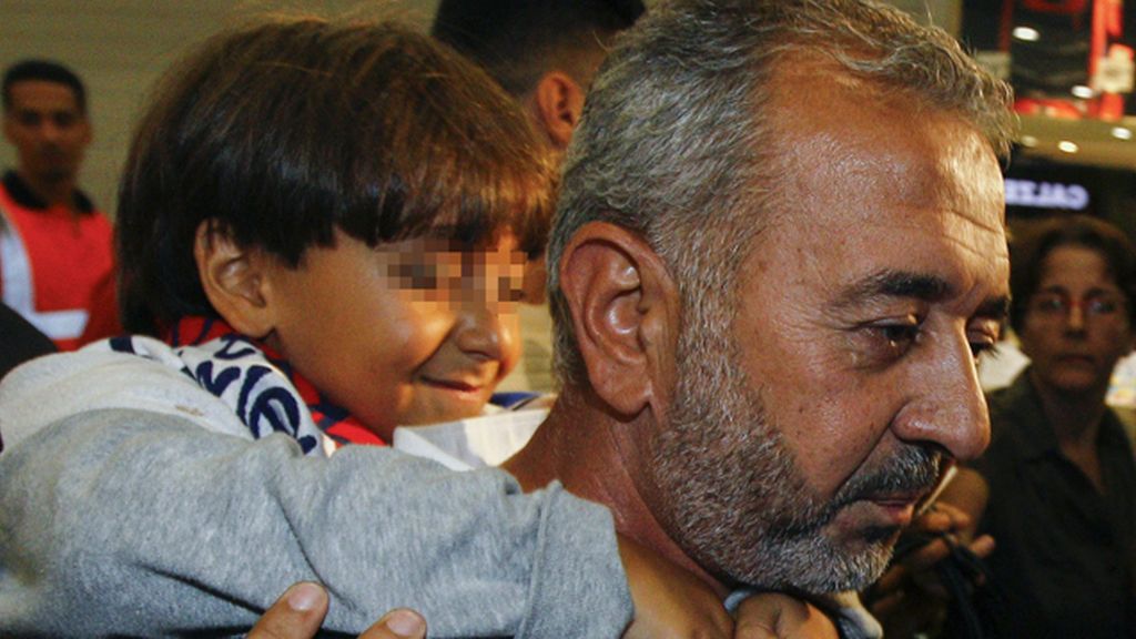 El refugiado sirio al que la periodista le puso la zancadilla, ante su nueva vida