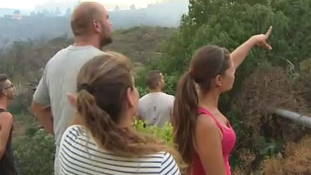 Los vecinos de La Palma, aterrorizados por las llamas: "Oía hasta el zumbido del fuego"