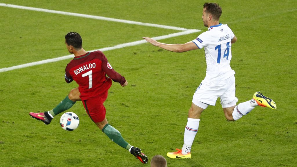 Tremendo fallo de Ronaldo: se queda solo frente al portero y le pega al aire