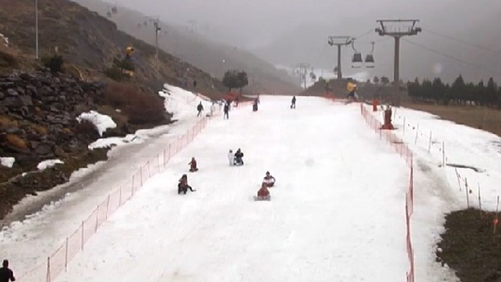 Llega el frío, pero no la nieve a Sierra Nevada