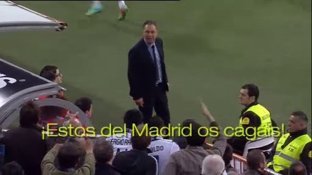 Caparrós se enfrentó a varios aficionados del Madrid al grito de "os caigáis"