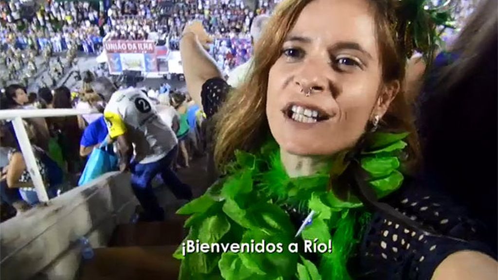 Mónica entra por primera vez en el sambódromo de Río de Janeiro