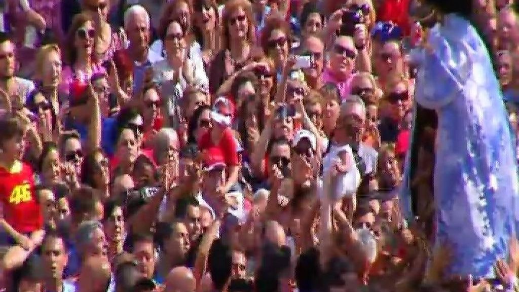 La Virgen de los Desamparados emociona a los valencianos