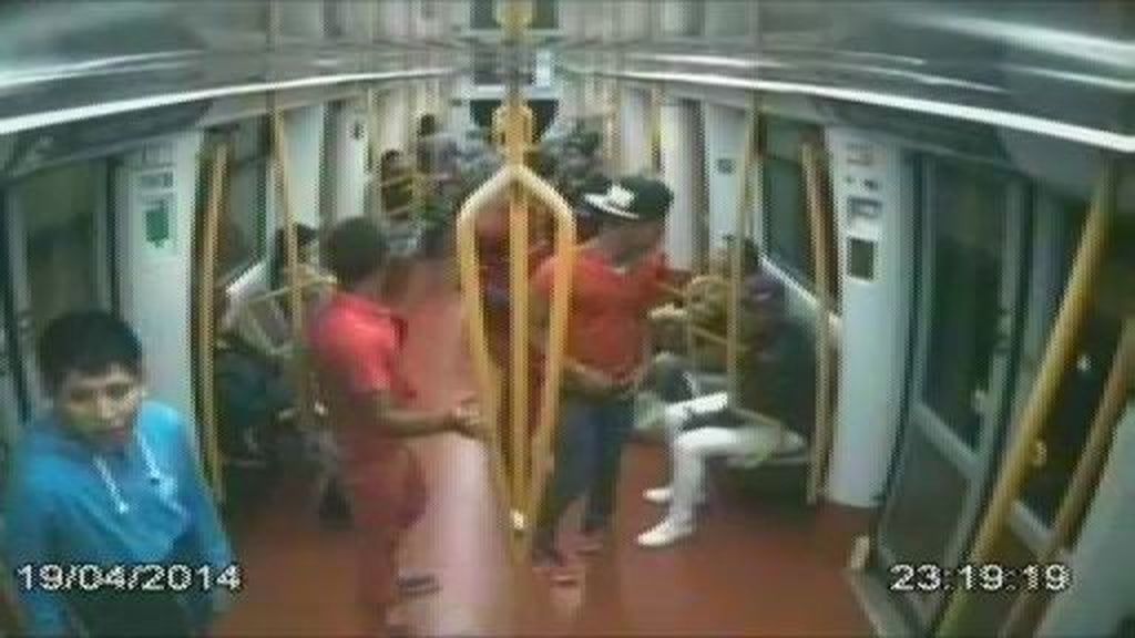 Las pandillas latinas pelean en el metro de Madrid