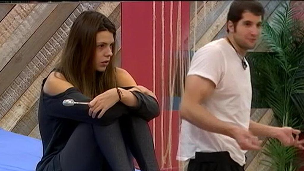 Julián, a Laura, sobre Alejandro: "Cuando se acerca a ti lo paso mal yo"