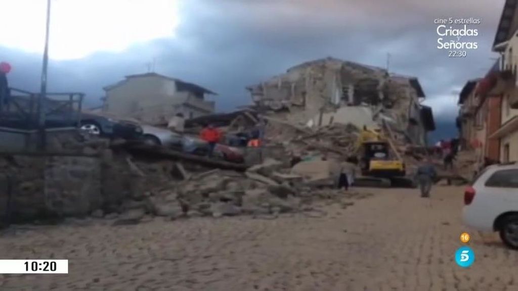 Convertida en ruinas y escombros: Así se ha quedado Amatrice tras el terremoto