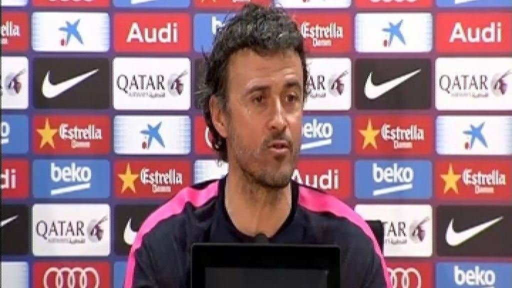 Luis Enrique: “Alves tiene suerte de que no piense como su representante, no jugaría ni un minuto más”