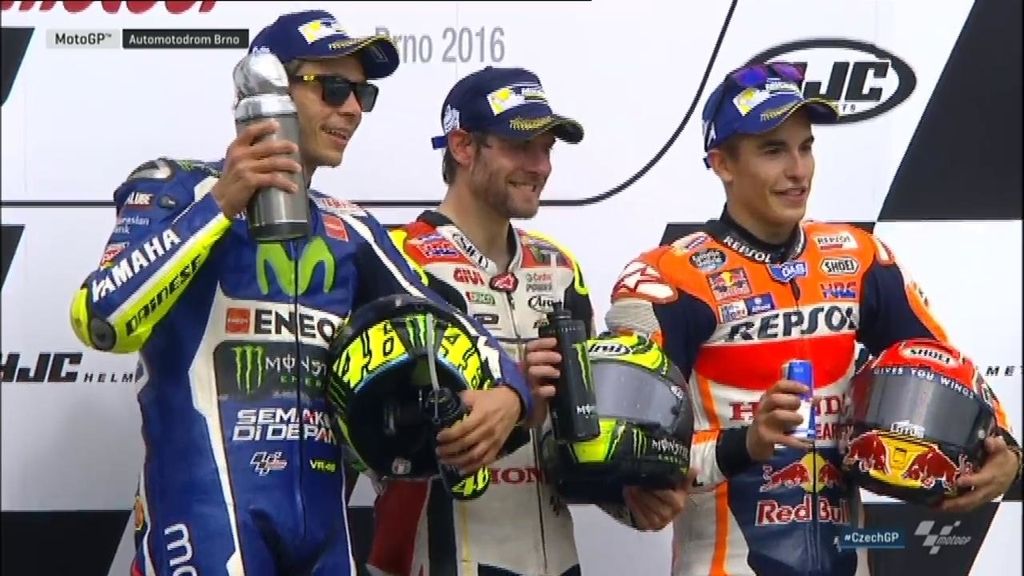 Crutchlow triunfa en la locura de Brno y Márquez amplía su liderato en MotoGP