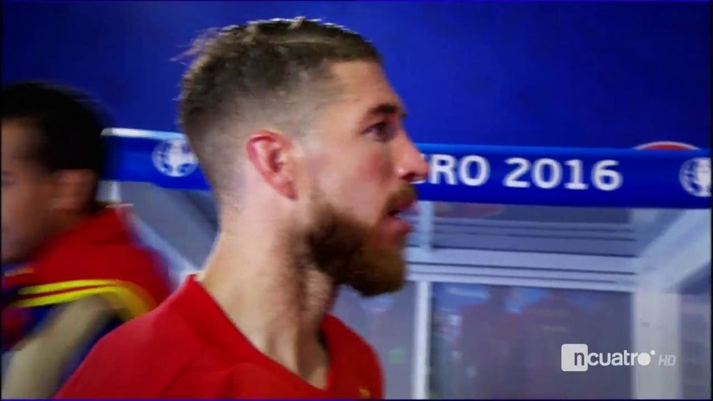 Ramos ya ejerce de capitán en la Roja: así habló en el túnel de vestuarios