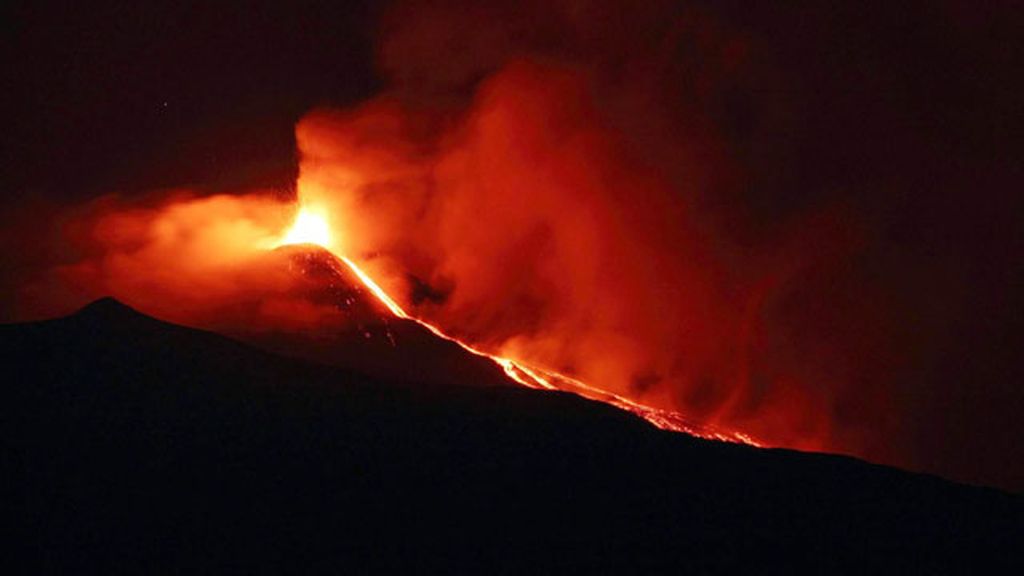 El volcán Etna entra en erupción