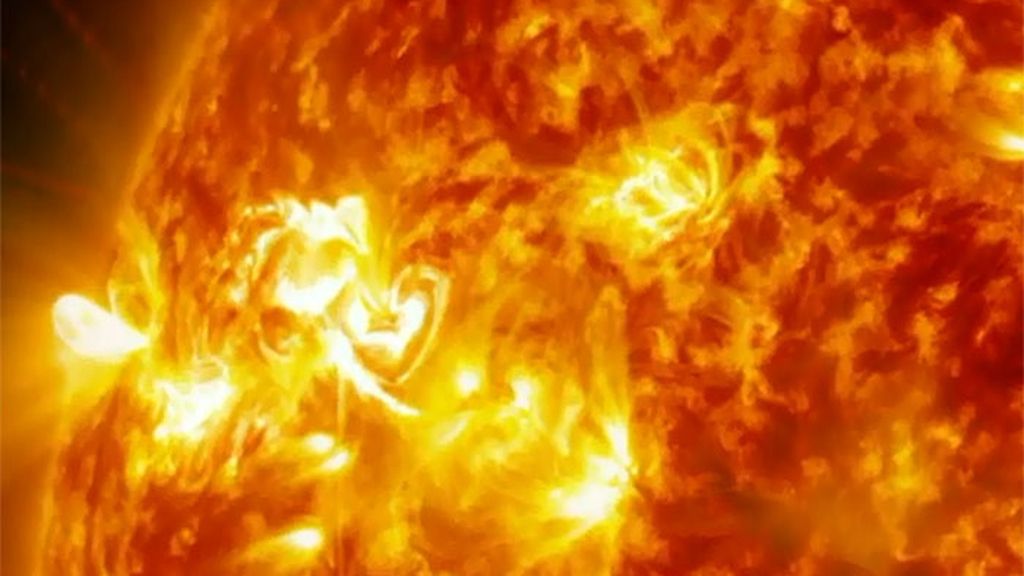 Las espectaculares imágenes del sol cuando su actividad se dispara como un volcán