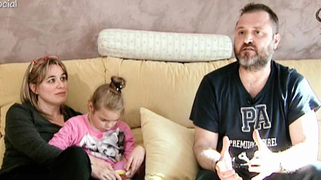 Los padres de Sofía luchan por diagnosticar la enfermedad de su hija