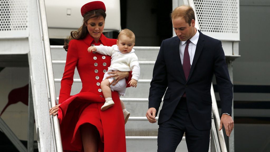 El Principe Jorge, de viaje oficial con su niñera española