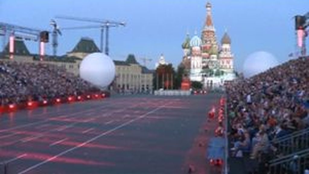 El festival de música militar inunda la Plaza Roja de Moscú