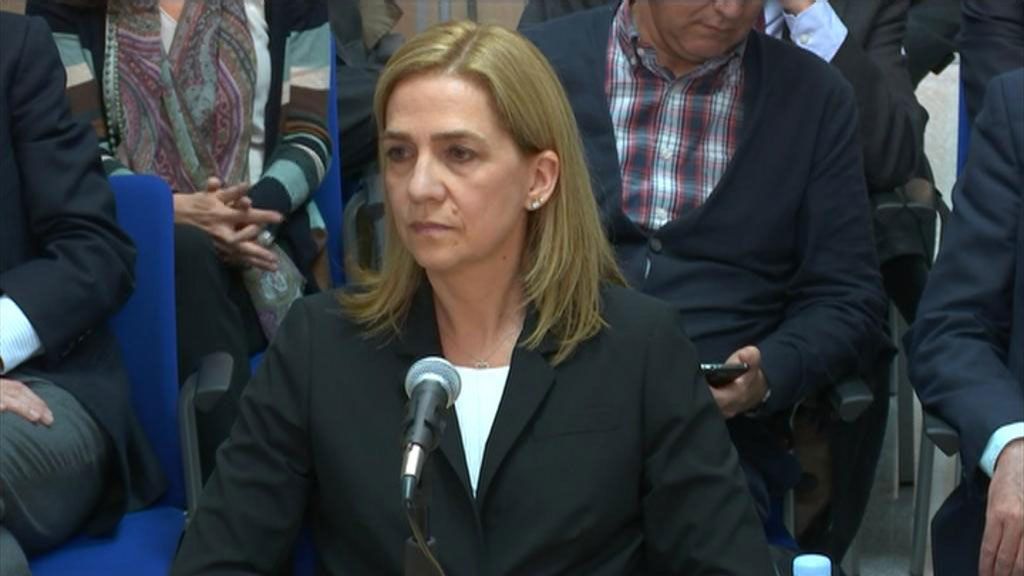 La infanta ante el tribunal del caso Nóos: "Contestaré solo a mi letrado"