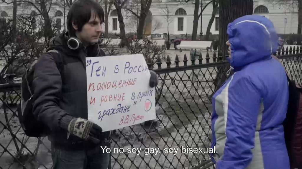 ‘Fuera de cobertura’ presencia en directo una acción LGTB en San Petersburgo