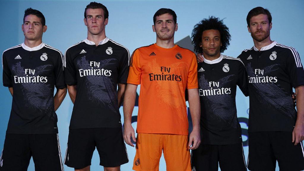 El Real Madrid presenta la nueva camiseta que vestirá en la Champions League