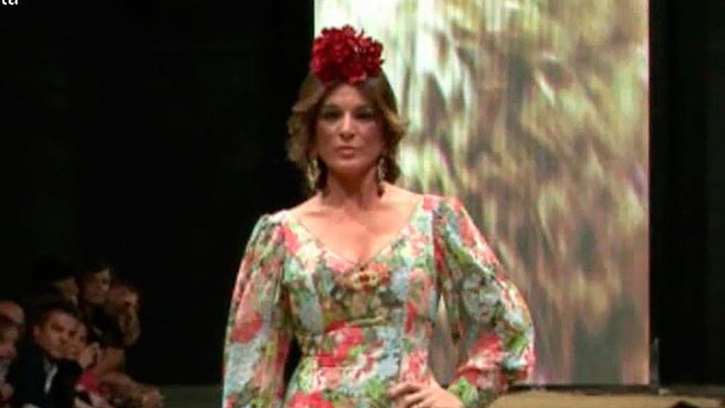 Raquel Bollo y Anabel Pantoja se convierten en auténticas modelos flamencas