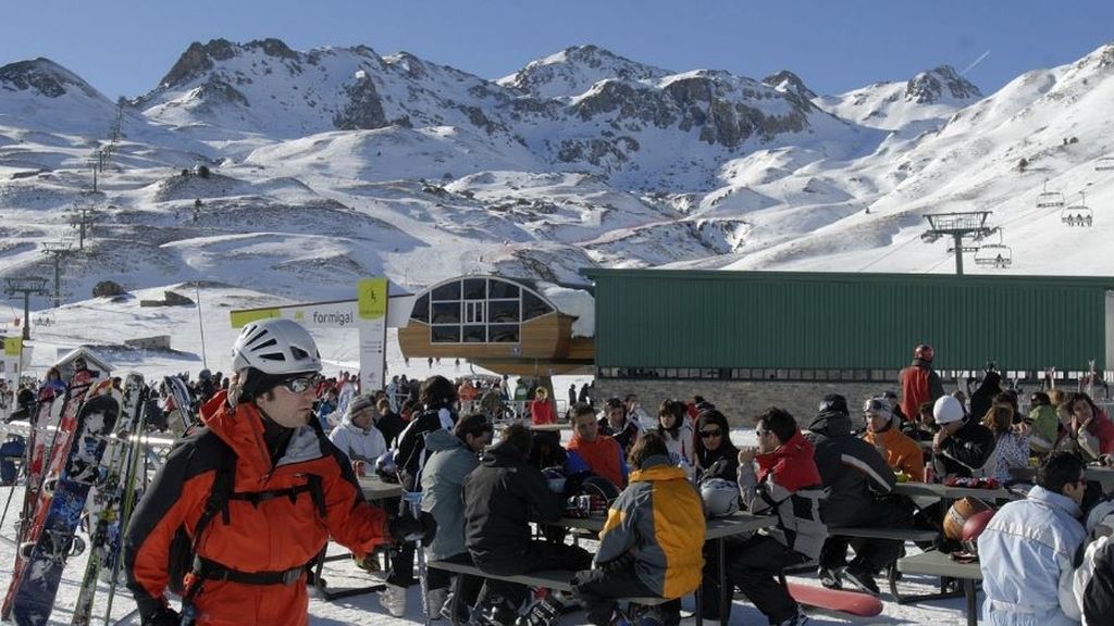Los amantes del esquí ya pueden disfrutar del puente en trece estaciones diferentes
