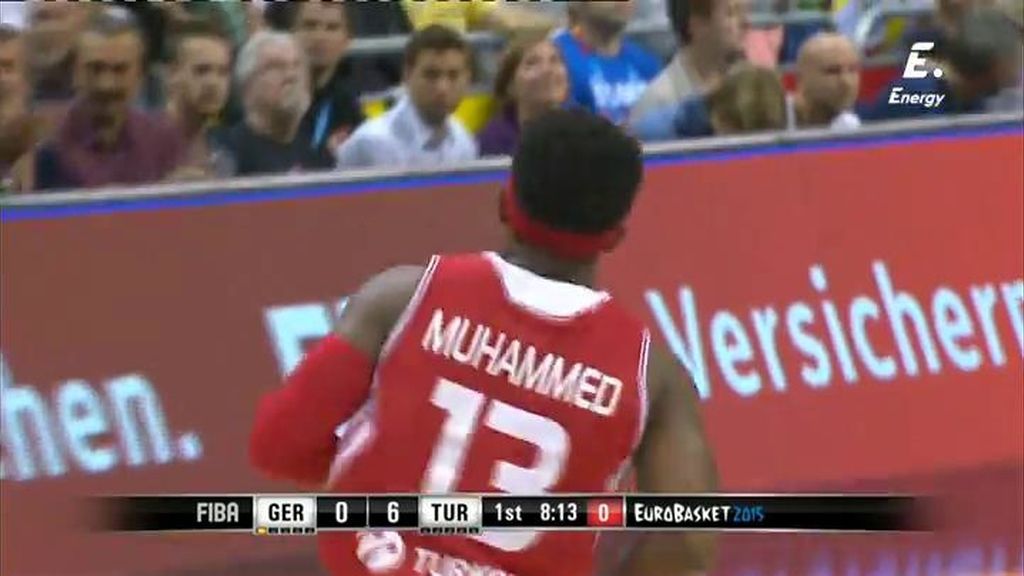 ¡Así se empieza! Dos tiros de Muhammed en dos minutos, dos triples