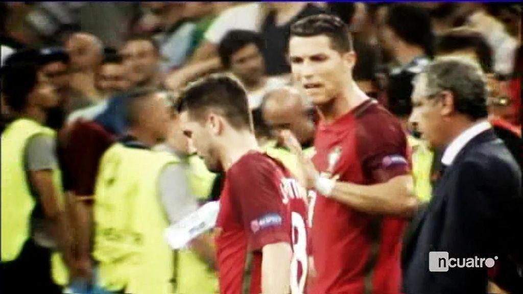 La bronca de Cristiano a un compañero que no quería tirar uno de los penaltis de Portugal