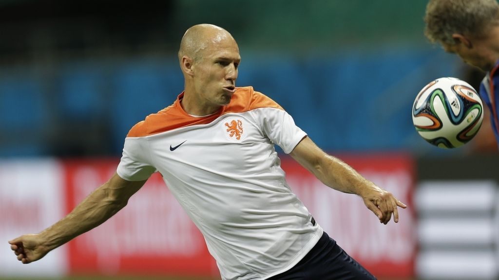 Robben, el hombre de cristal, está tocado pero quiere la venganza ante Casillas