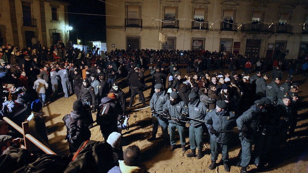 Los antitaurinos boicotean los festejos taurinos de Medinaceli, Soria