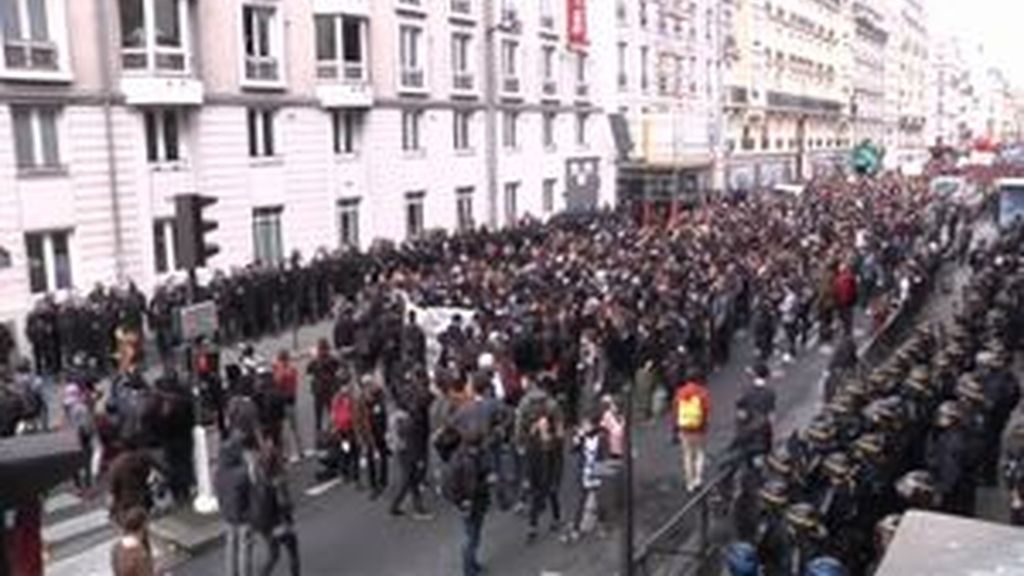 Enfrentamientos con la Policía en una nueva jornada de protestas en París