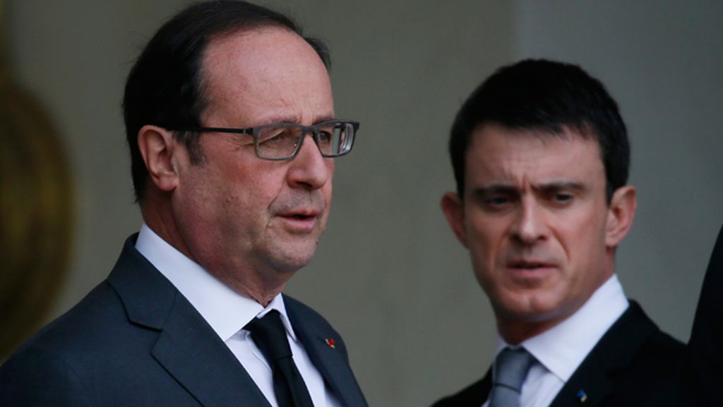 Francia se escandaliza: El peluquero de Hollande gana 9.895 euros al mes
