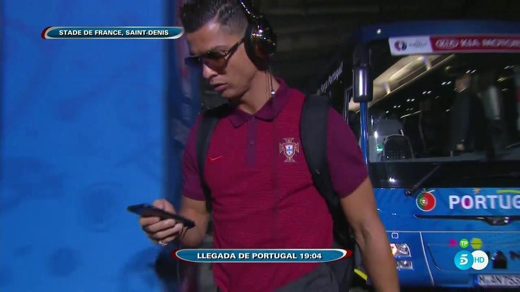 ¿Dj7? Cristiano Ronaldo llega concentrado… y muy ‘cool’ a la final de la Eurocopa
