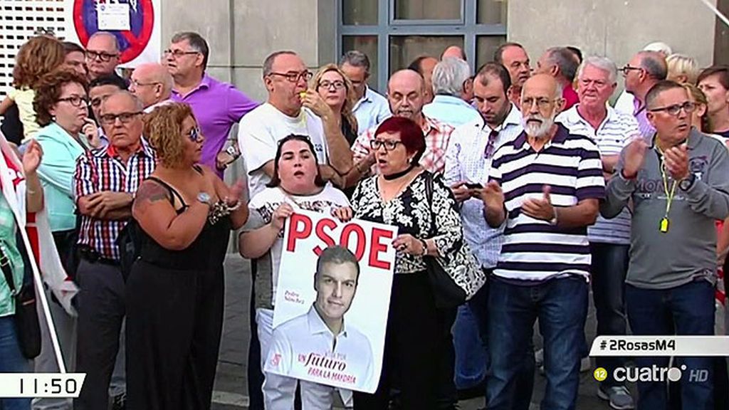Manifestaciones a favor de Pedro Sánchez: "¡Fuera golpistas del Partido Socialista!"