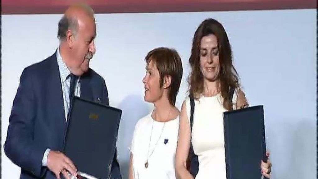 Del Bosque recibe el premio 'Biberón de Oro'