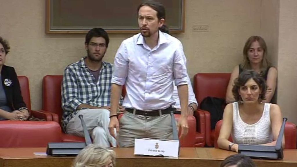 Iglesias promete "acatar la Constitución hasta que los ciudadanos la cambien