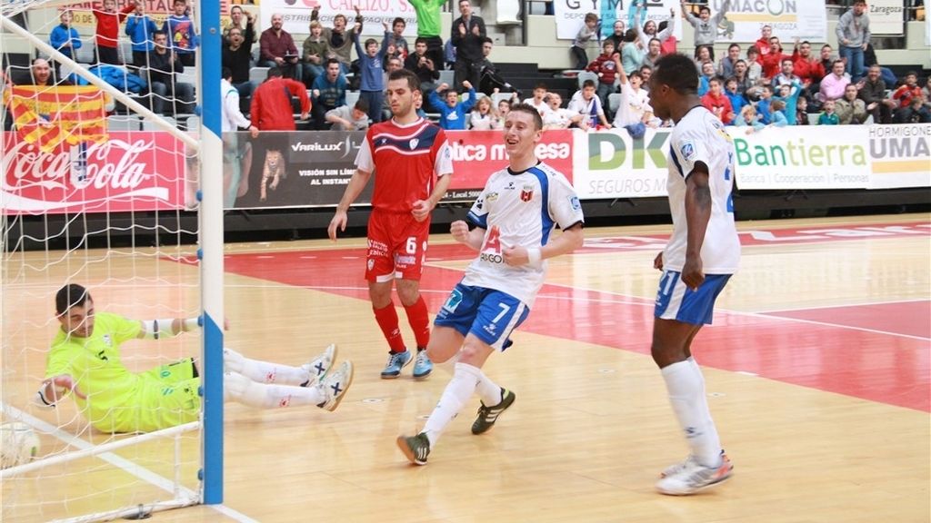 El Umacon Zaragoza derrota a Santiago Futsal en un partido de ida y vuelta (3-1)