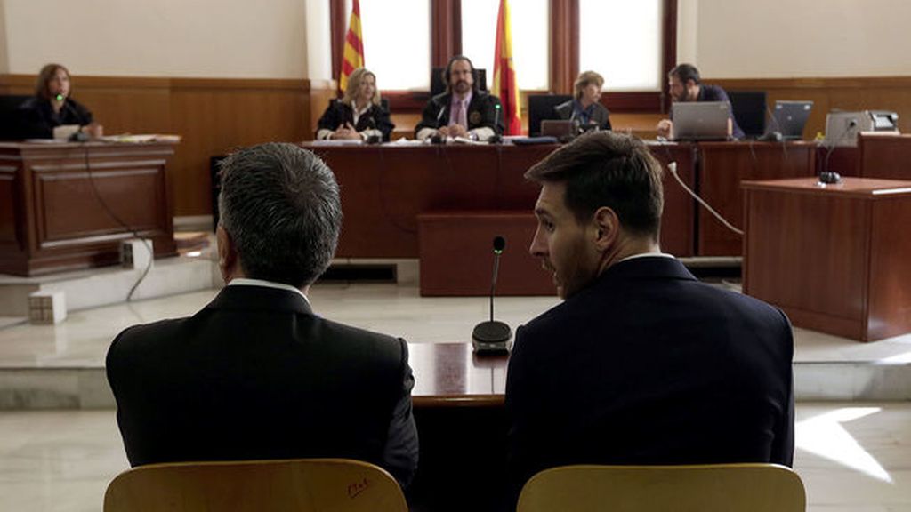 Messi y su padre, condenados a 21 meses de prisión
