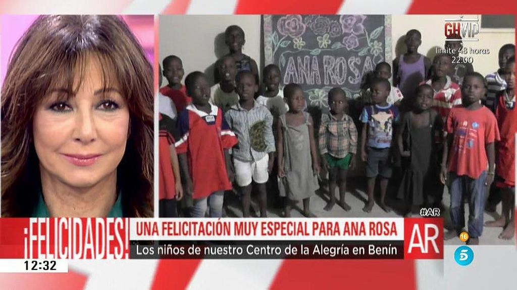 Ana Rosa, emocionada con la felicitación de los niños del centro de la Alegría de Benín