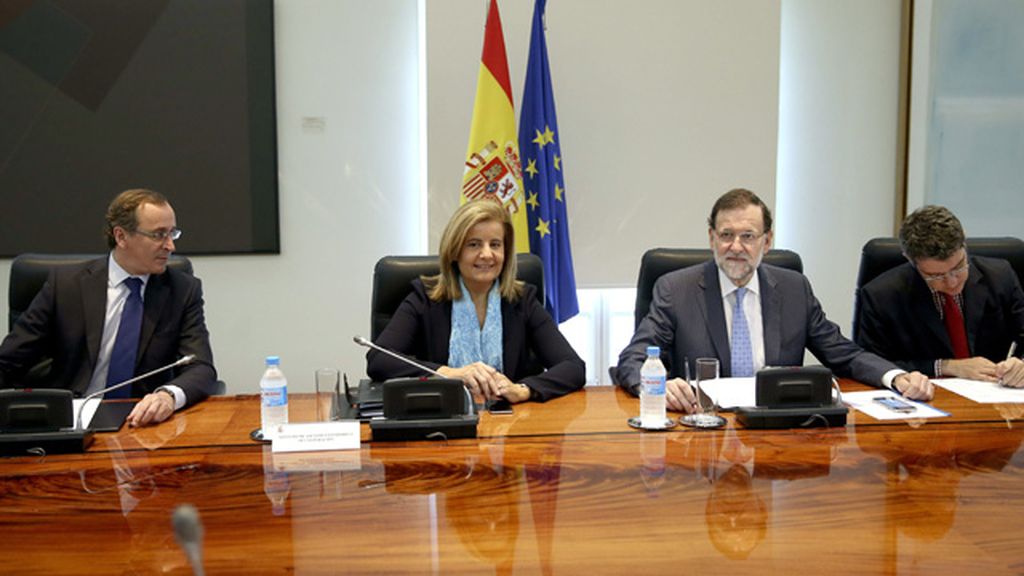 Rajoy reúne a la Comisión de Asuntos Económicos tras el referéndum en Grecia