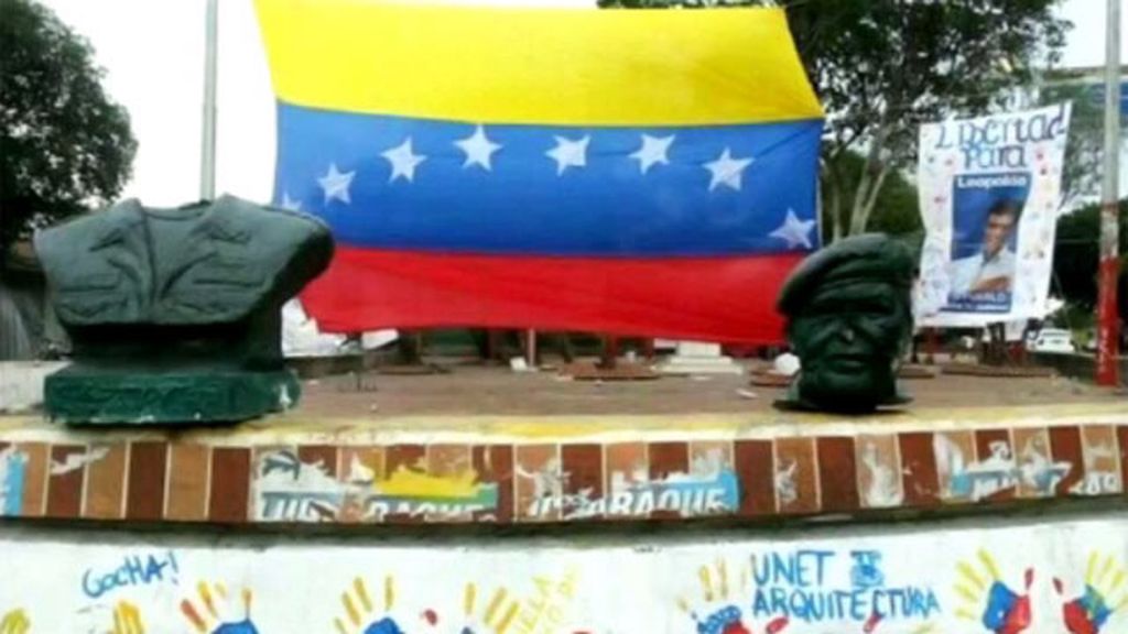 Maduro se queda solo en la Conferencia Nacional de Paz