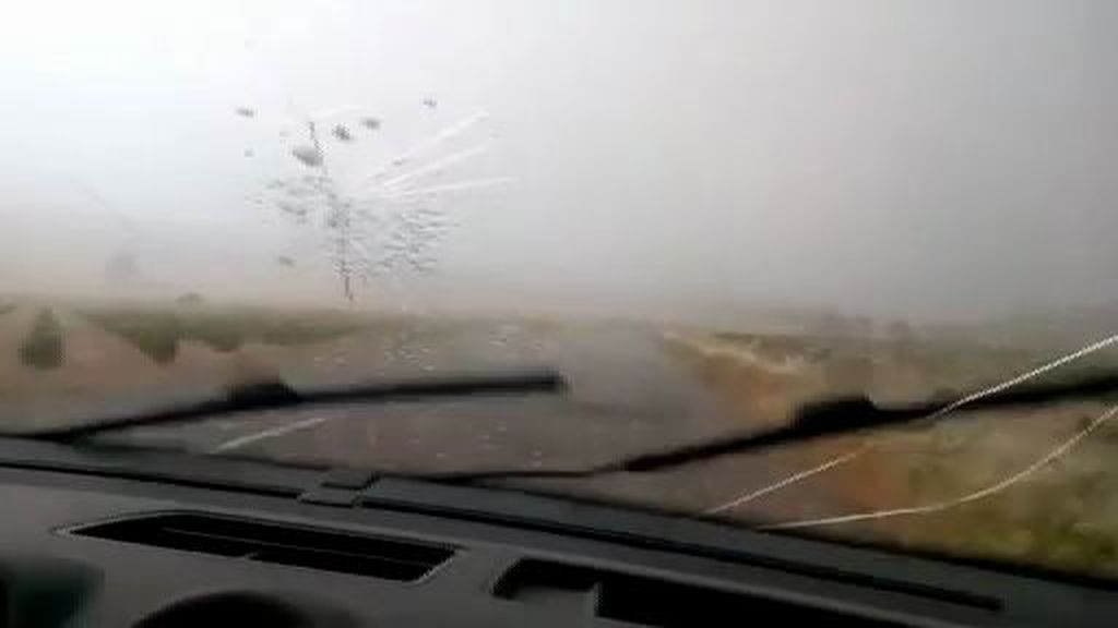Cae una impresionante granizada en la localidad murciana de Jumilla