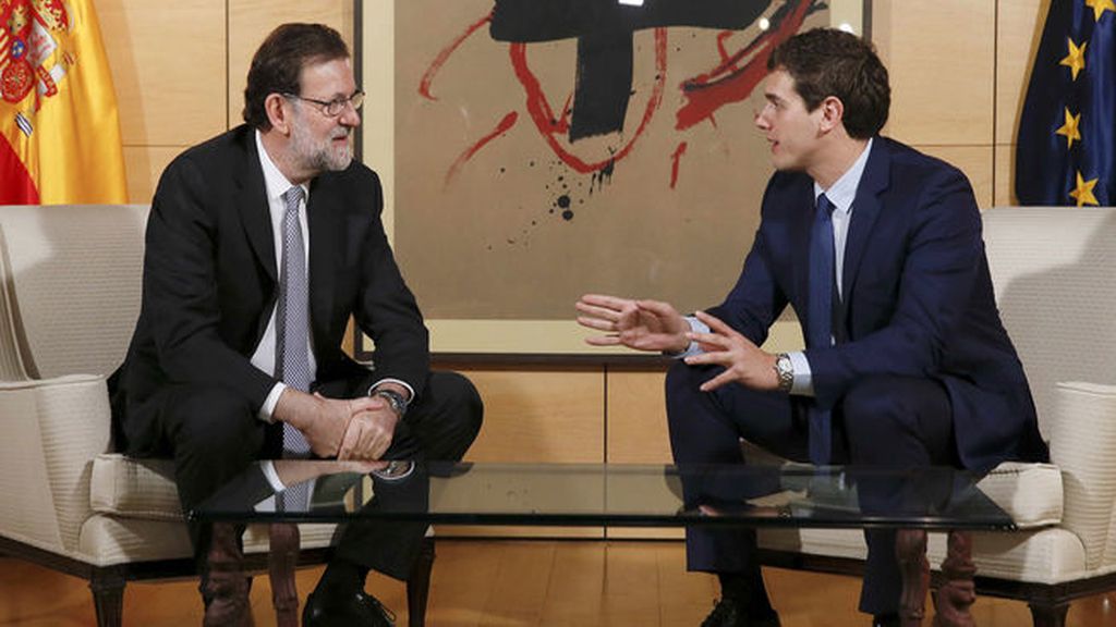 Mariano Rajoy busca el apoyo de Albert Rivera para formar Gobierno