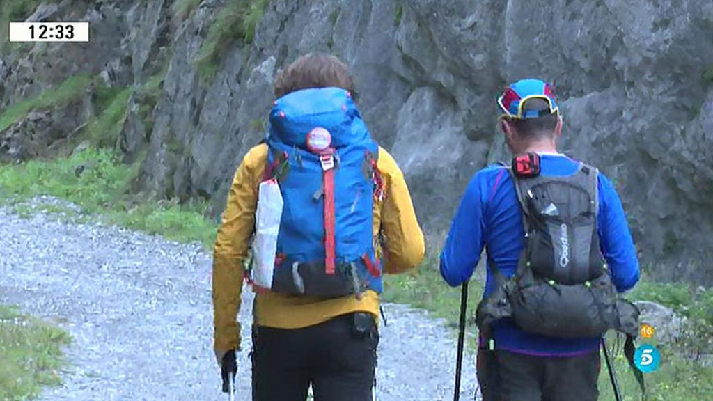 El alpinista Salvador Sanchís cruza a pie los Pirineos contra el cáncer infantil