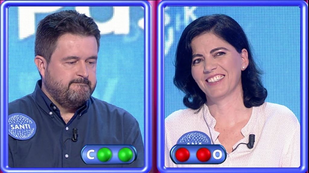 Santi derrota a Ana para ganarse la silla azul