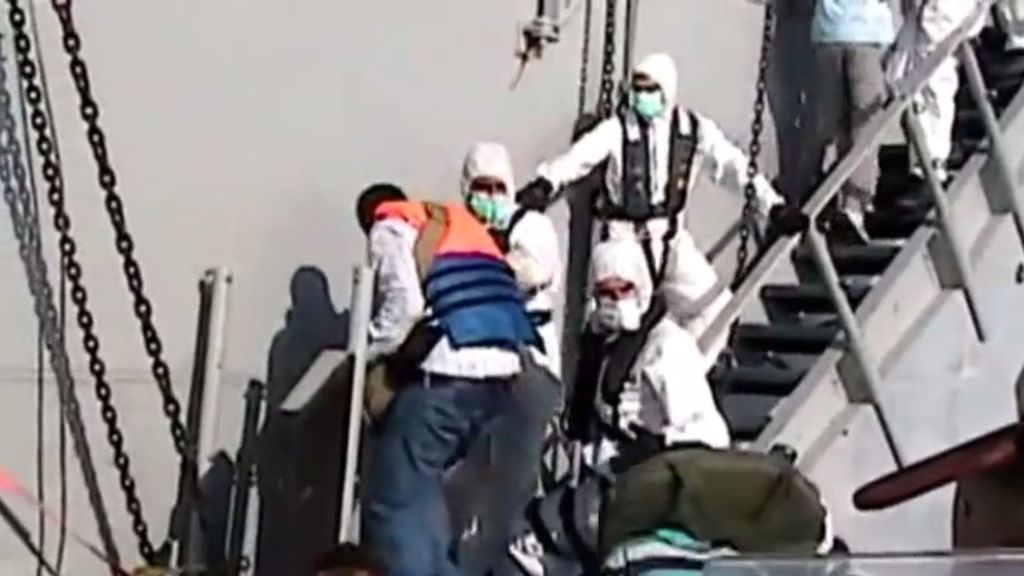 La fragata Canarias regresa tras rescatar a más de mil personas en el canal de Sicilia