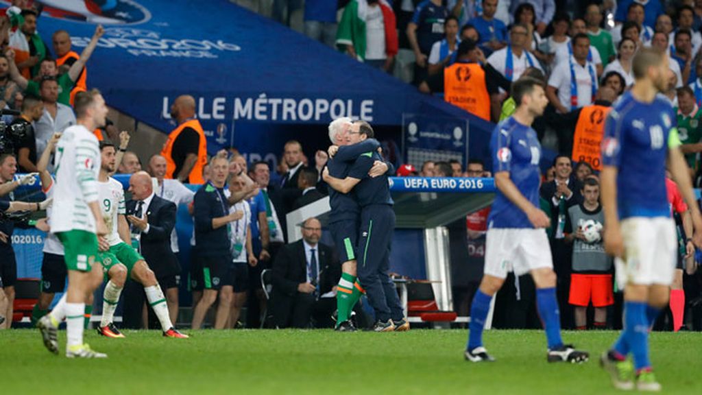 La anécdota: el pitido de falta se confunde con el final e Irlanda celebra la victoria