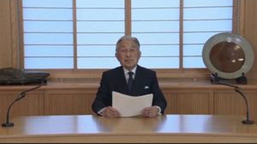 El emperador de Japón insinúa su deseo de abdicar