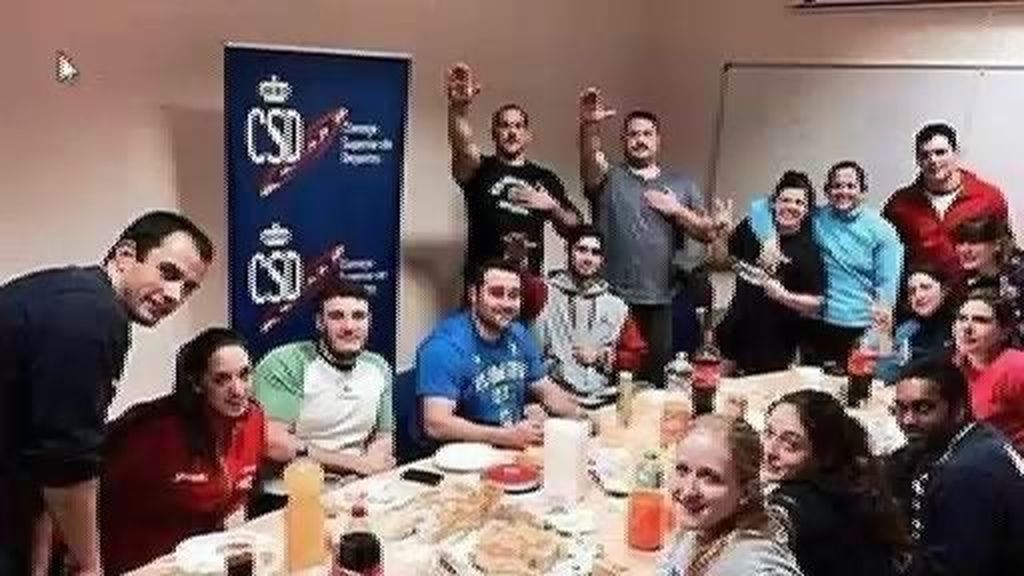 Tres lanzadores de peso, sancionados por posar con el saludo nazi