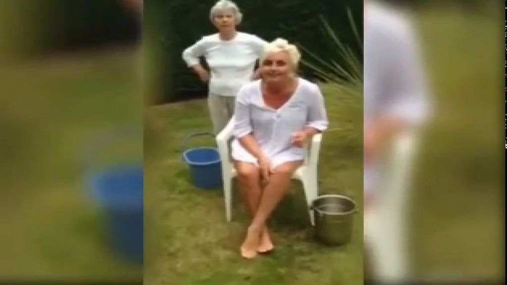 Una mujer se rompe el cuello mientras grababa su "Ice Bucket Challenge"
