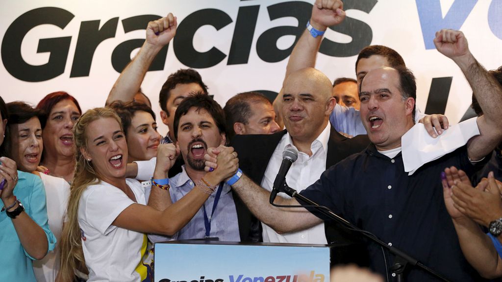 Venezuela festeja el cambio tras la derrota del chavismo