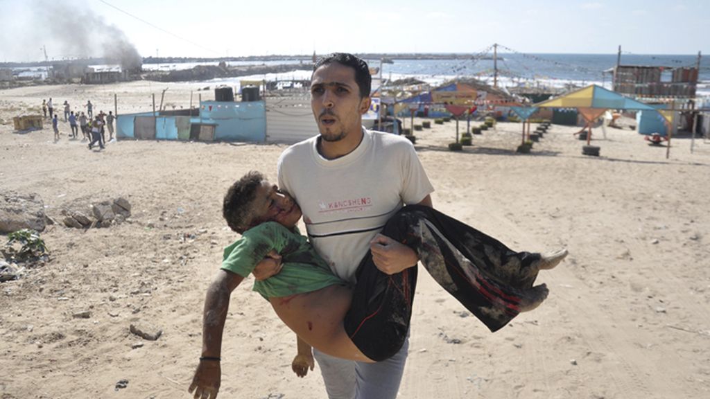Israel mata a cuatro niños palestinos al bombardear una playa en Gaza